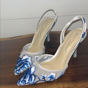 Betsey Johnson VGUC Blue and White Patch Slingback.